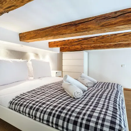 아파트 Tyzenhauz Comfort